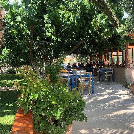 Gregory'S Village Плати Екстериор снимка