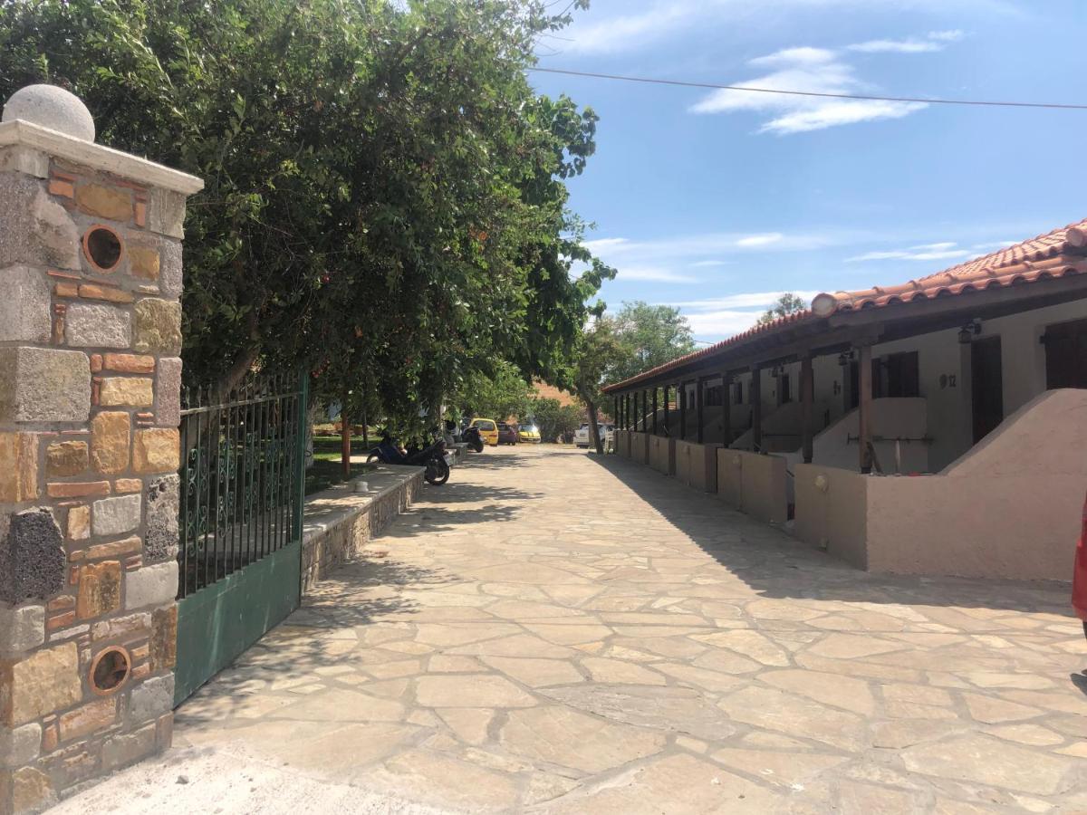 Gregory'S Village Плати Екстериор снимка