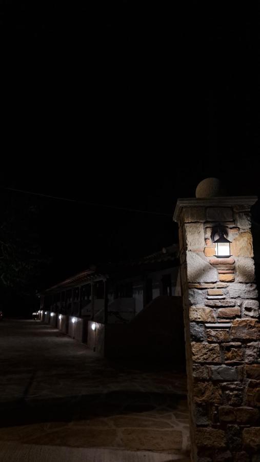 Gregory'S Village Плати Екстериор снимка